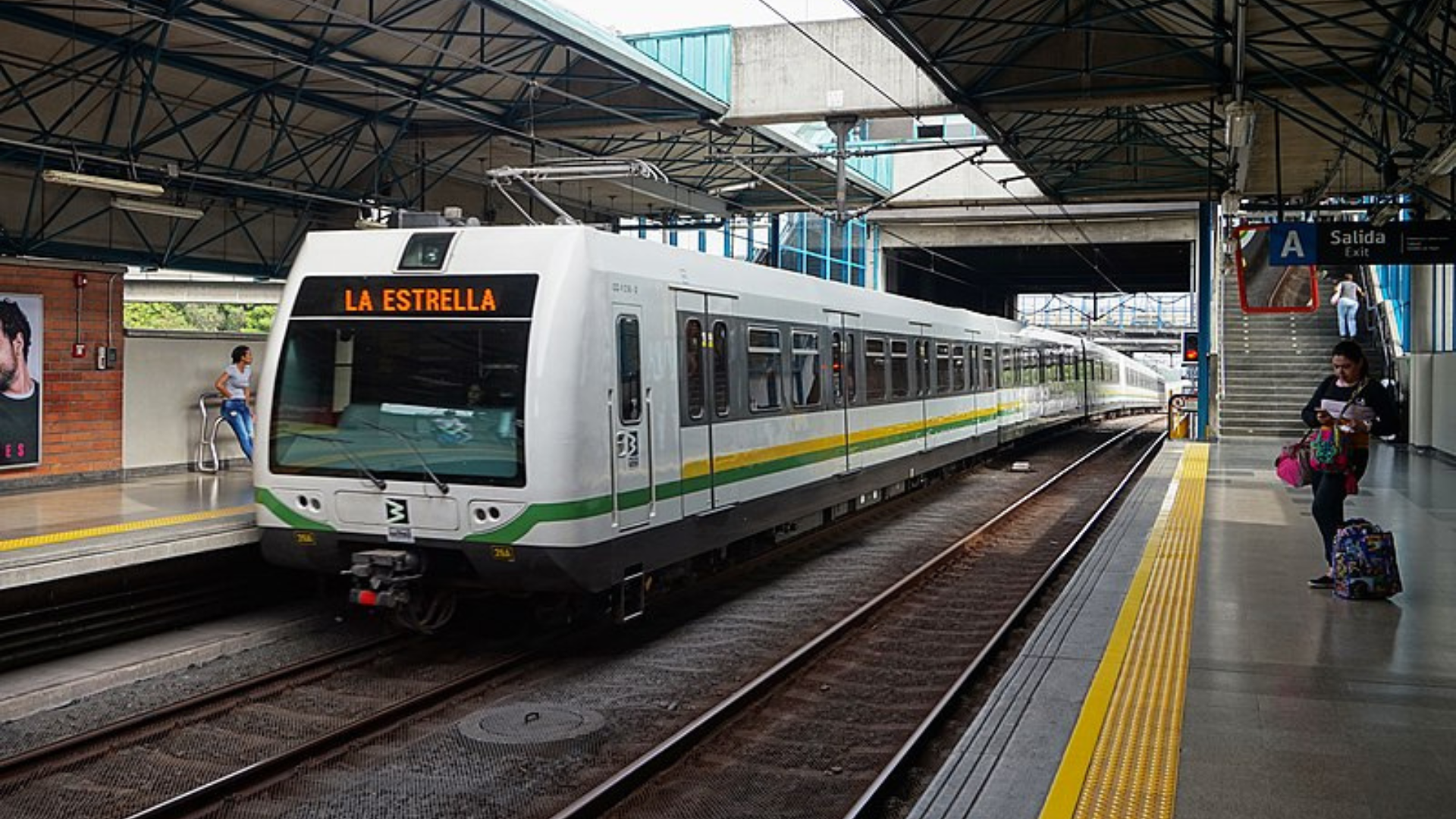 Pasajera se desplomó en plataforma del Metro: Servicio en la estación Bello suspendido