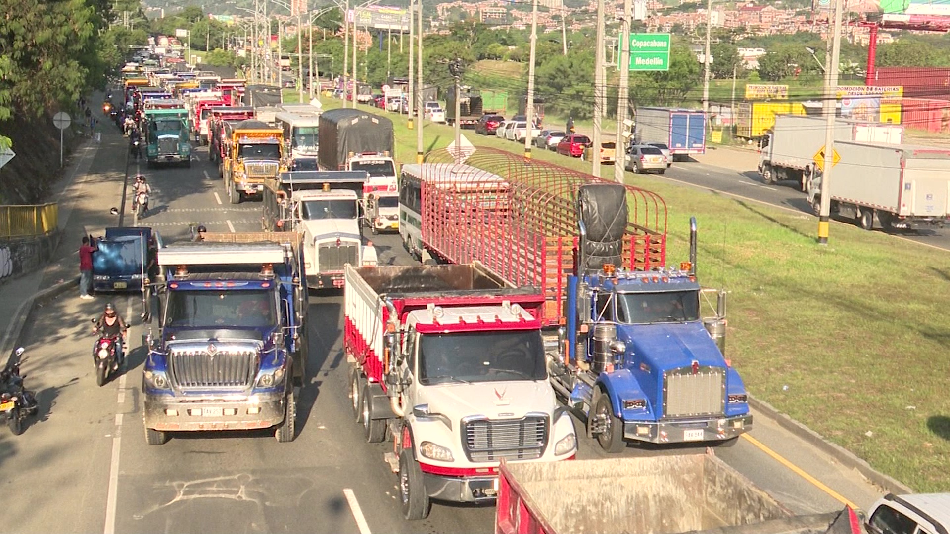 Los bloqueos por el paro camionero dejaría 300 millones de dólares en perdidas