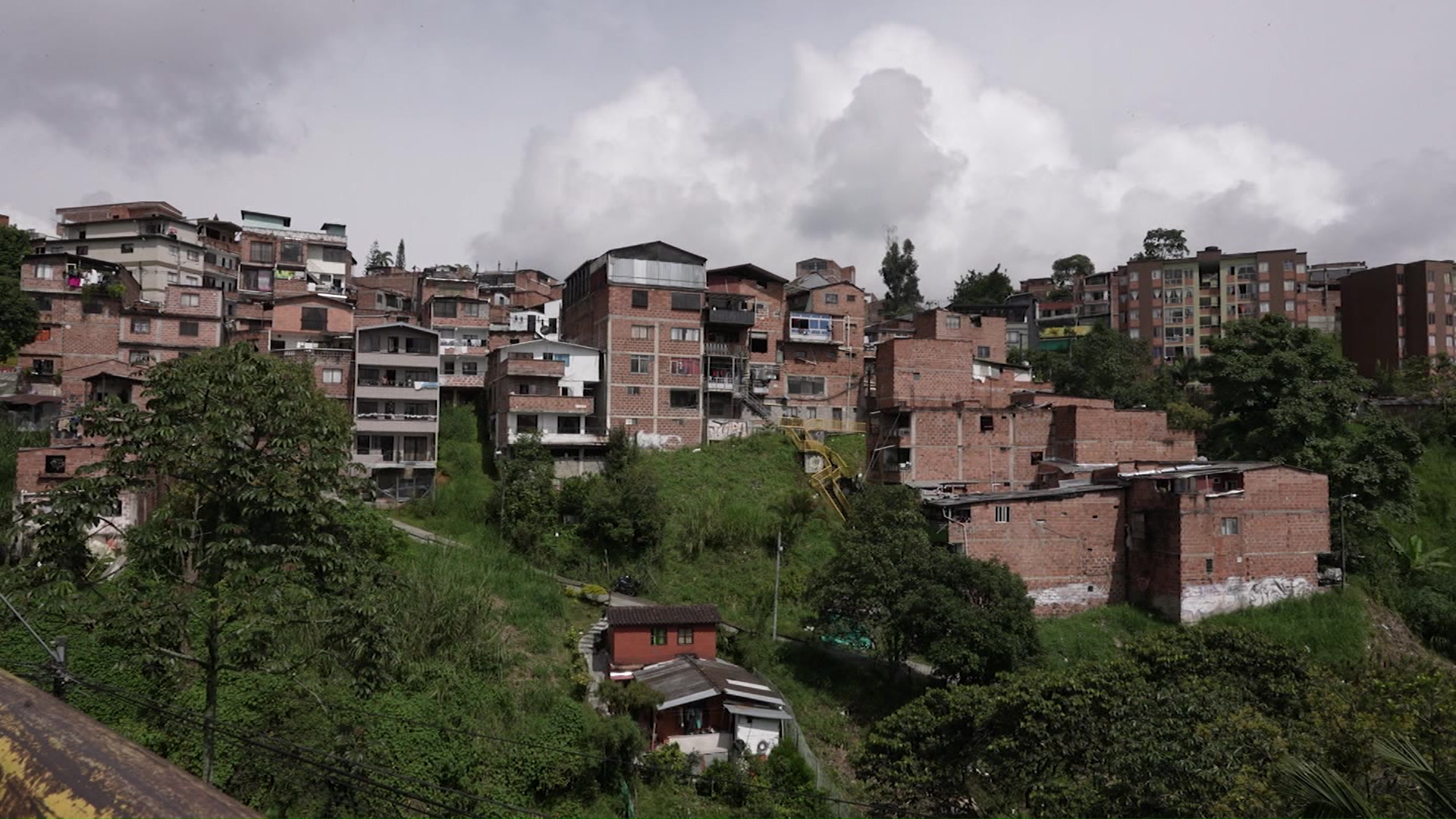 Medellín refuerza la protección a víctimas del desplazamiento intraurbano