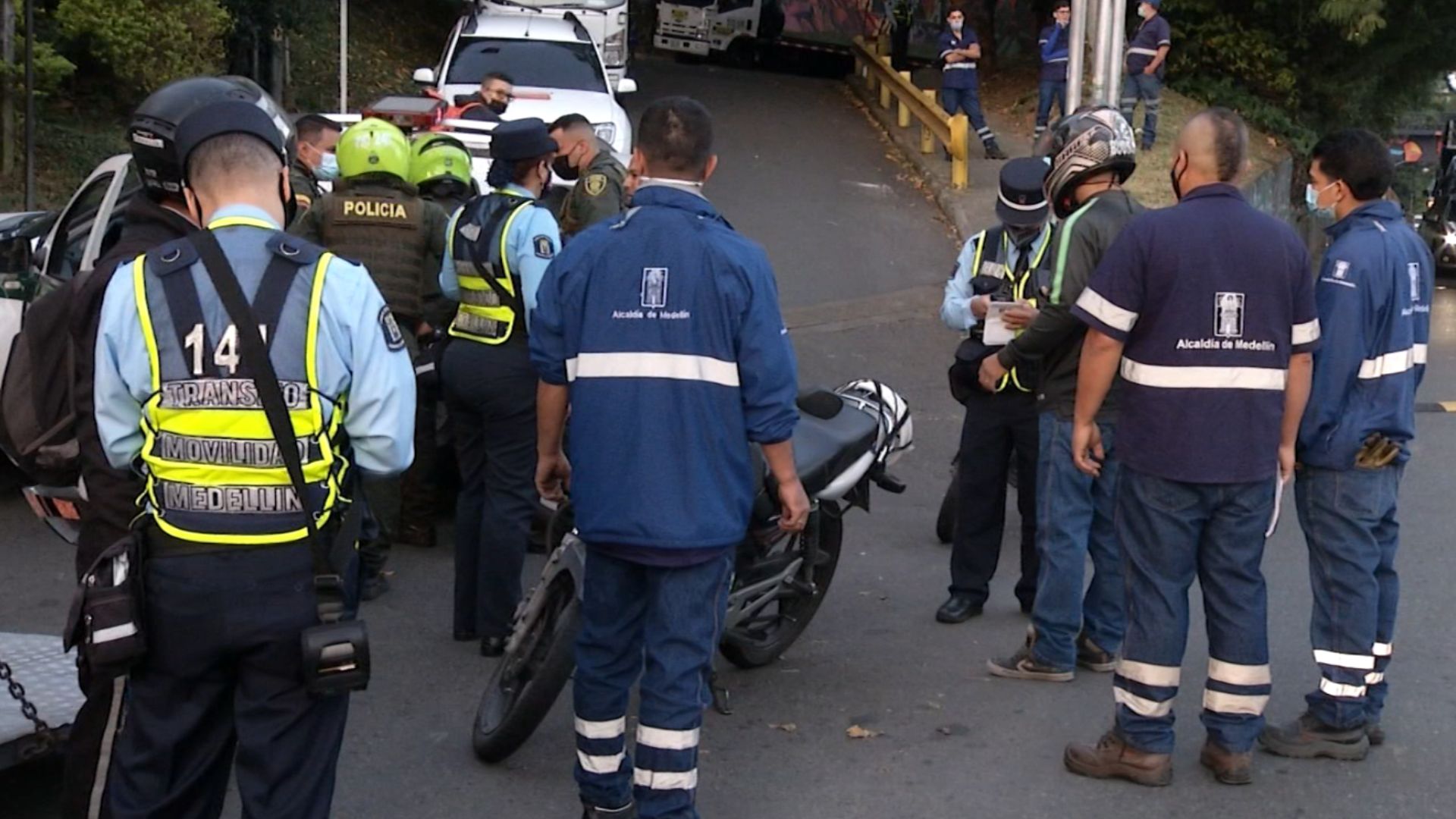 Piques ilegales dejan dos adultos lesionados en Medellín