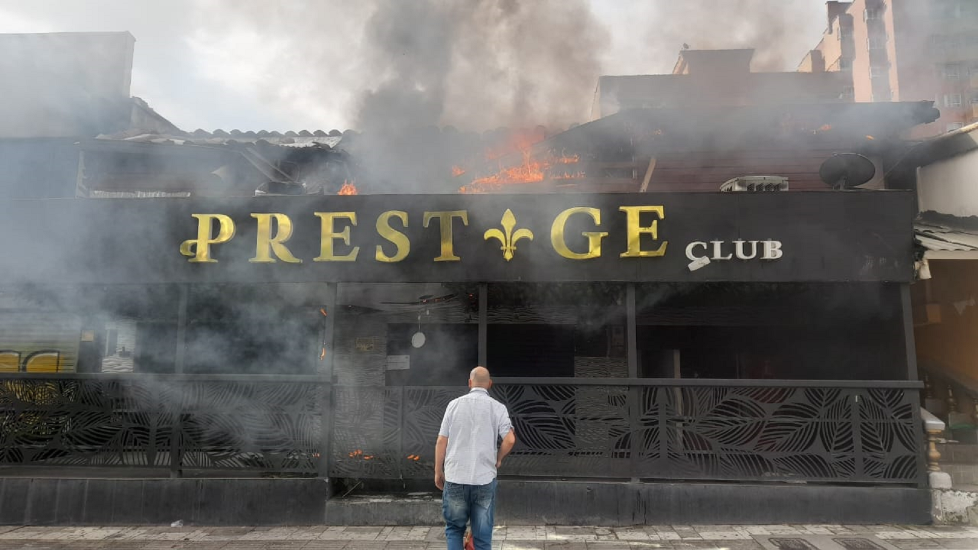 Video | Incendio consumió reconocida discoteca de Medellín, esto fue lo que pasó