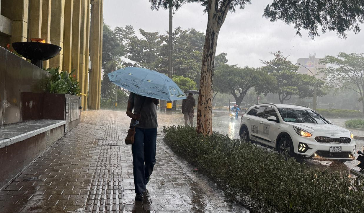 ¡Prepárese! Este viernes se esperan fuertes lluvias en Medellín, el Valle de Aburrá y Antioquia