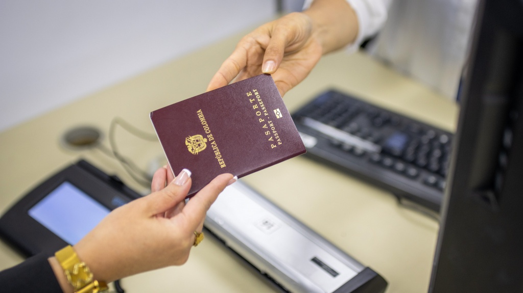 No habrá que hacer tanta fila para los pasaportes en Antioquia