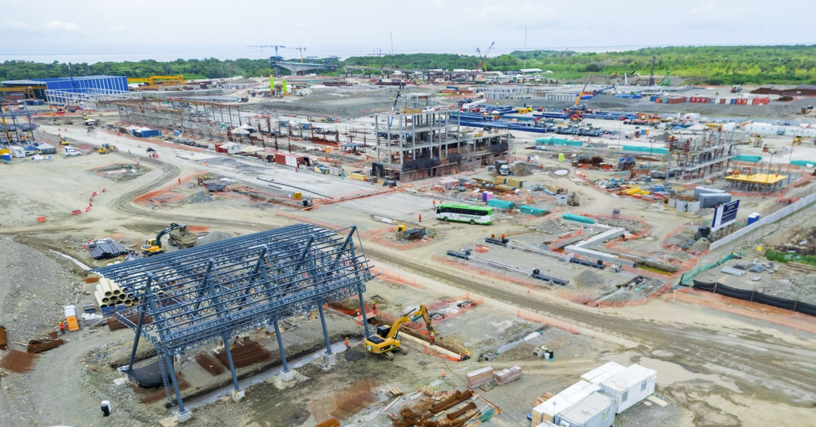 Habitantes y empresarios: expectantes por Puerto Antioquia