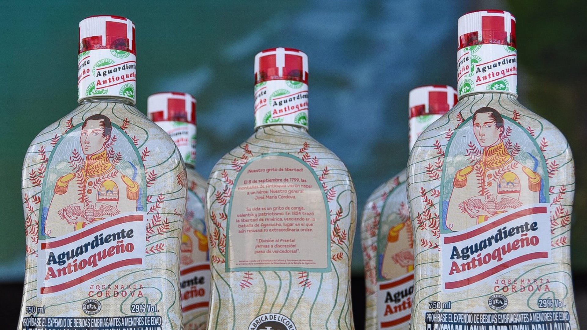En imágenes: José María Córdova inspira la edición especial del Aguardiente Antioqueño