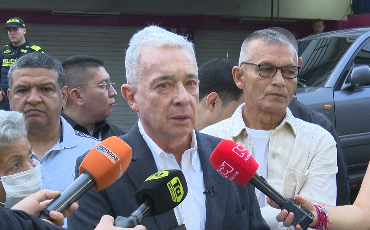 Así reaccionó Álvaro Uribe tras el hallazgo de huesos humanos en La Escombrera