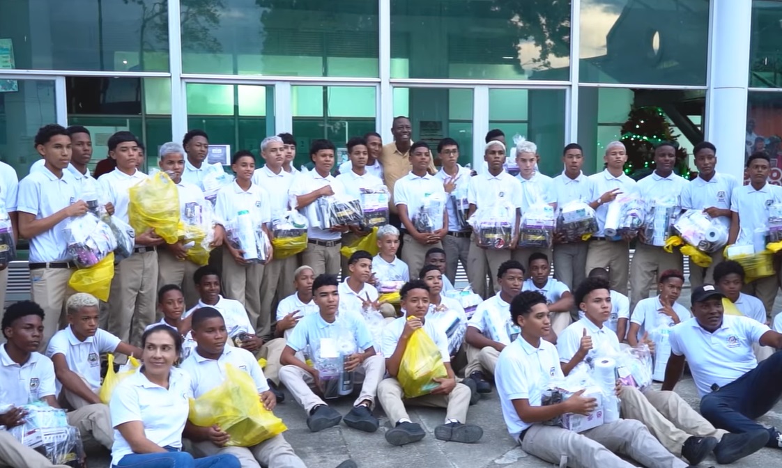 Con emprendimientos de barbería, en Apartadó le hacen el quite a las pandillas juveniles en Urabá