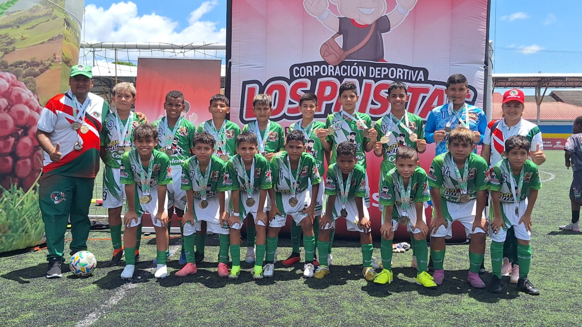 Sólo pudieron entrenar en media cancha y ahora son uno de los mejores equipos del Babyfútbol