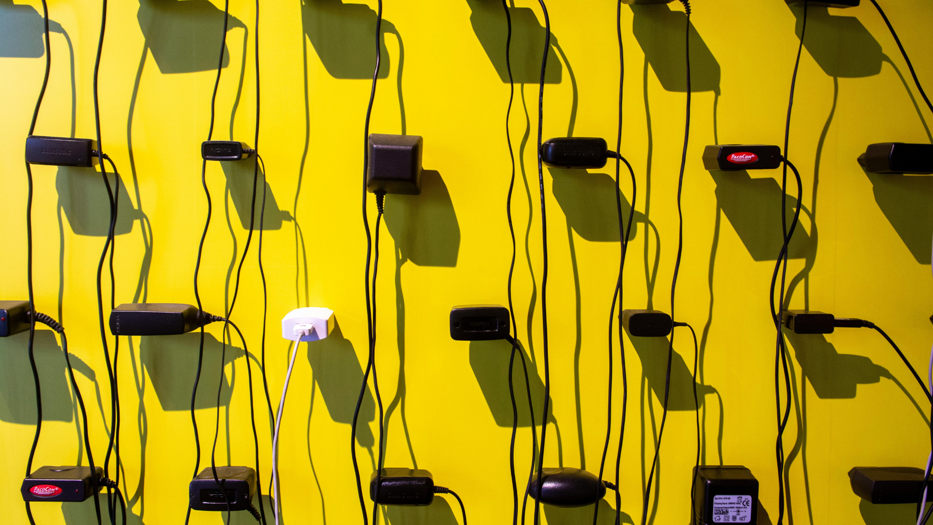 Estos electrodomésticos pueden estar consumiendo más energía de la habitual mientras están apagados (y no lo sabías)