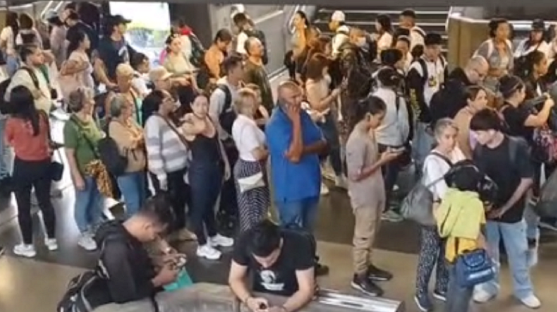 ¡Atención! Un rayo afectó al Metro de Medellín, estas son las estaciones que no están operando