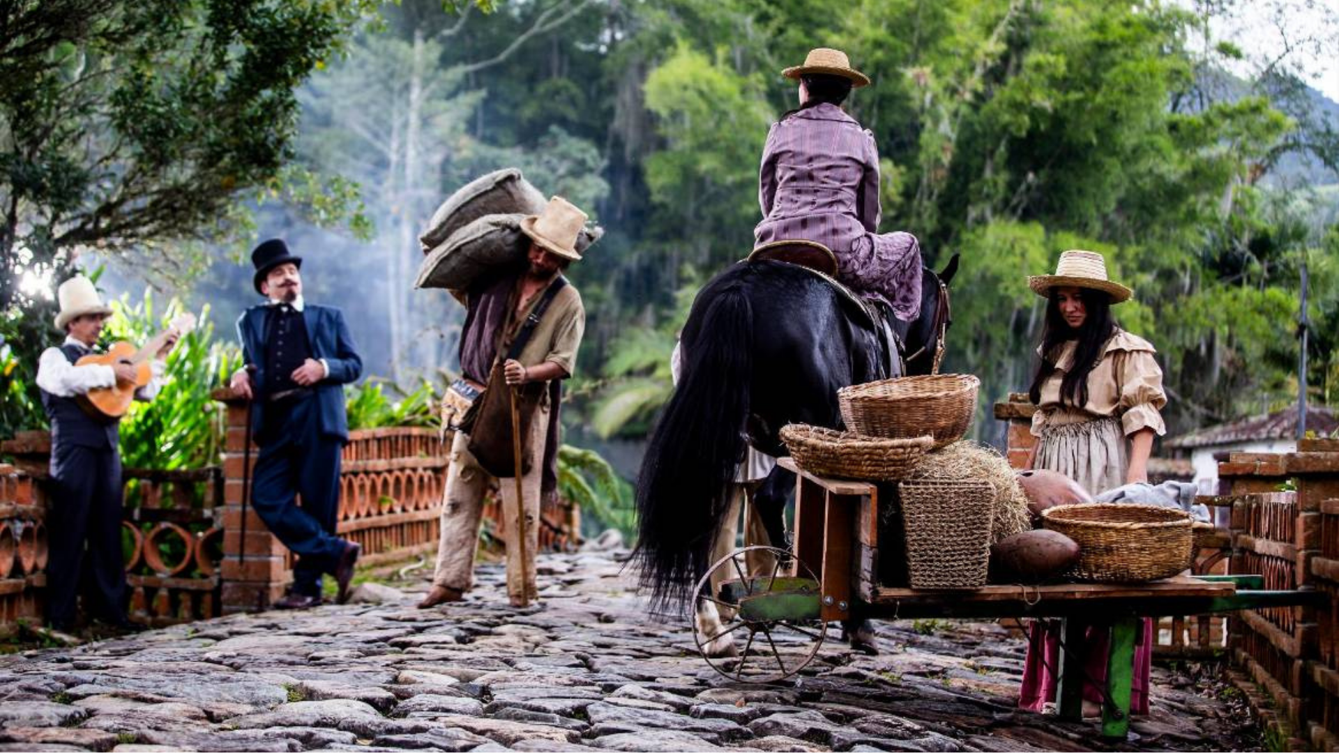 La serie Cosiaca recorre pueblos de Antioquia y muestra su belleza, arquitectura y cultura a través de una historia paisa inolvidable.
