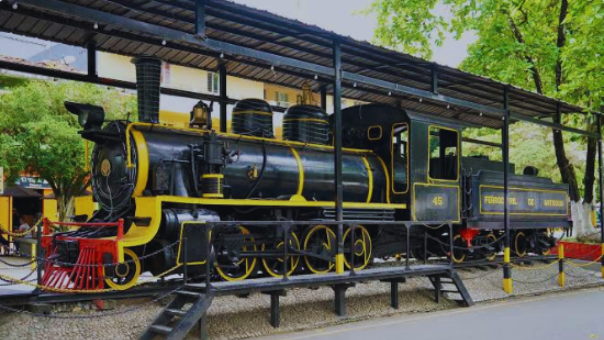Un municipio del nordeste antioqueño guarda la Máquina 45, la primera locomotora que atravesó el Túnel de La Quiebra