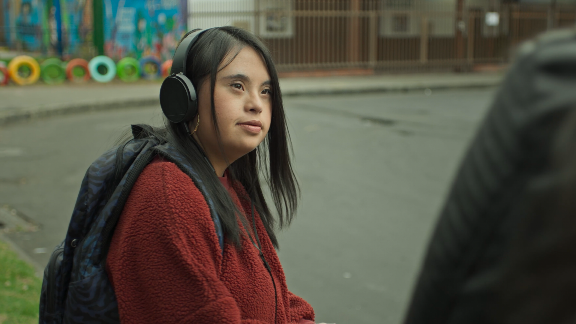 Una historia que visibiliza la vida de quienes cuidan a sus hermanos con discapacidad cuando los padres ya no están.