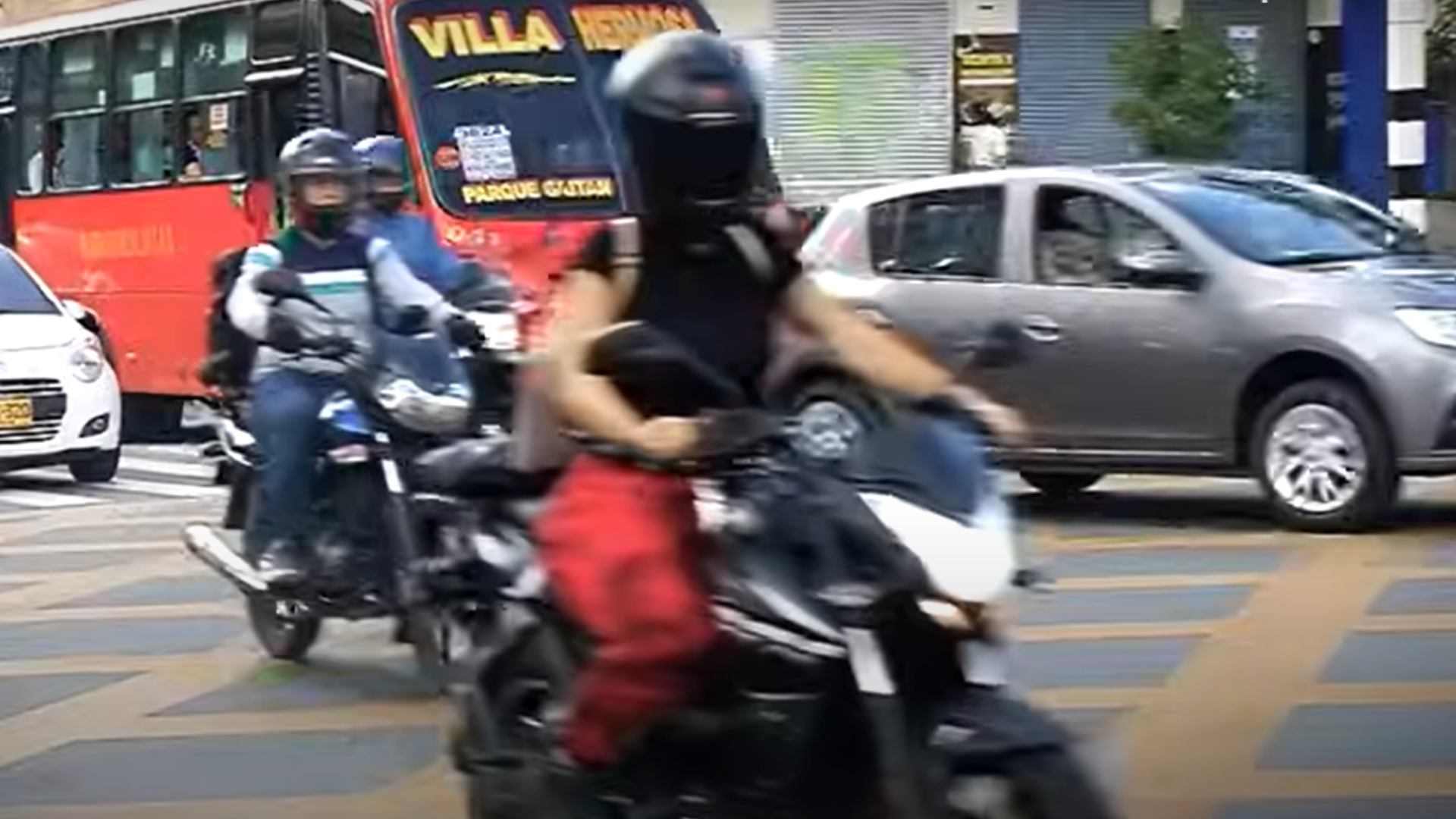 Esta es la cantidad de motos que circulan diariamente en Medellín: ¿se están saliendo de control?