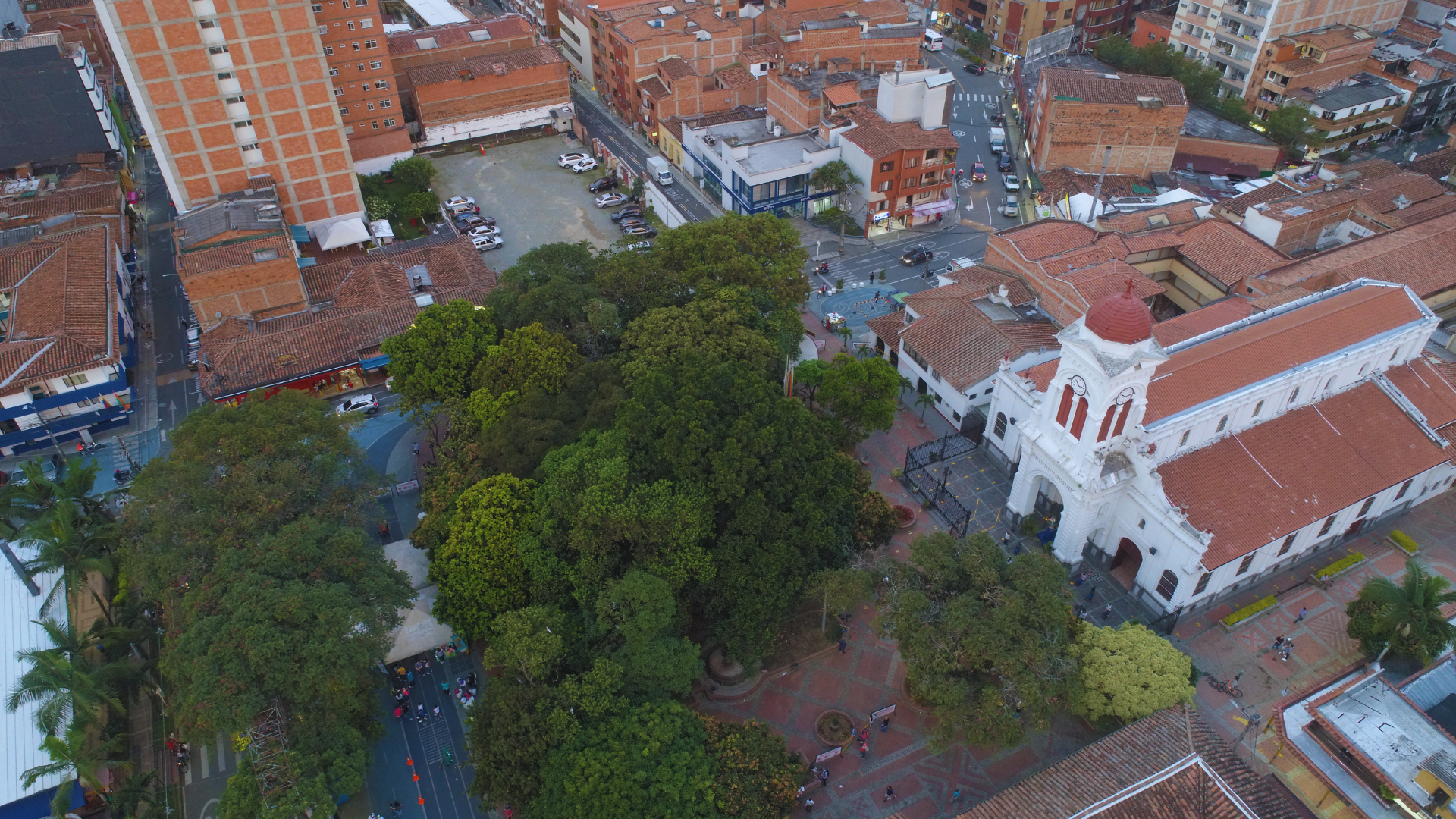 En un rincón de Antioquia, un pequeño lugar ha logrado hacerse grande sin necesidad de espacio.