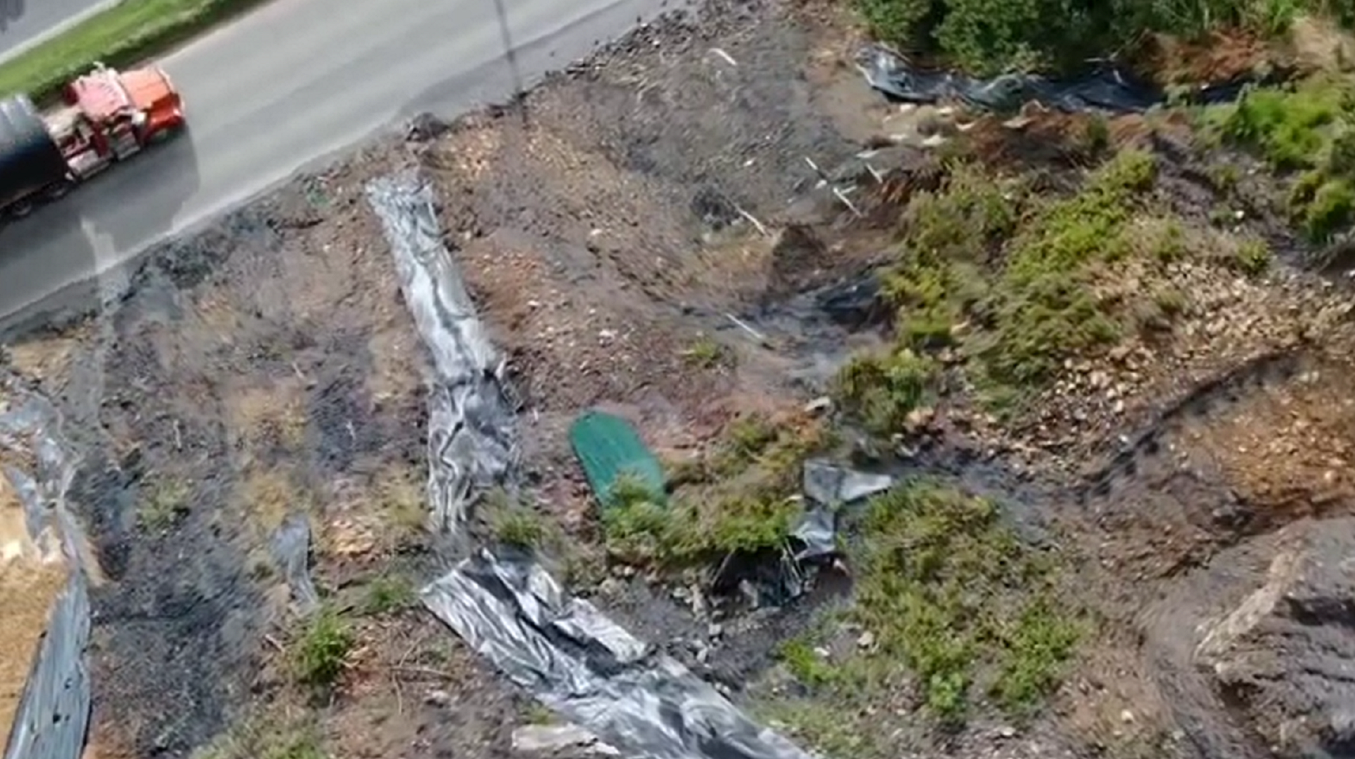 Así se ve la montaña que amenaza la variante a Caldas, recomiendan no transitar por la vía