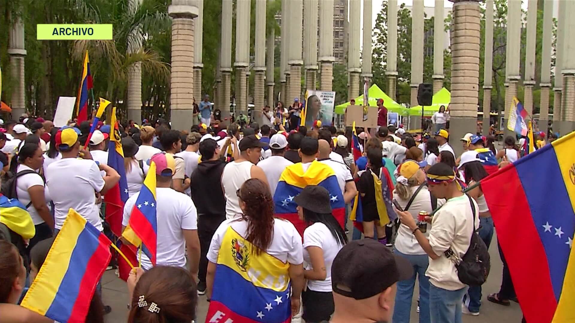 Más de 164.000 jóvenes venezolanos buscan un futuro en Medellín