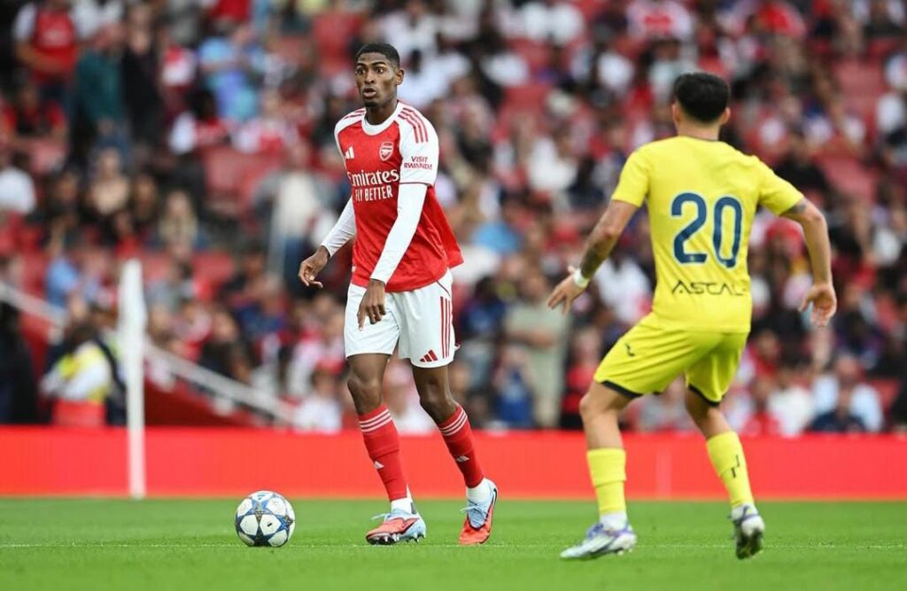 Mosquera ya debutó con el Arsenal en un partido amistoso.
