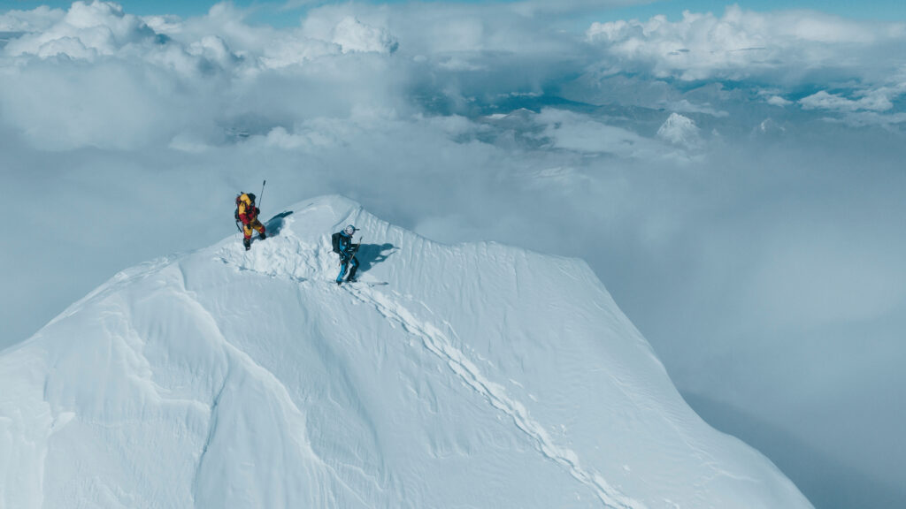 Andrzej Bargiel y su hermano Bartek en la cima del Everest.