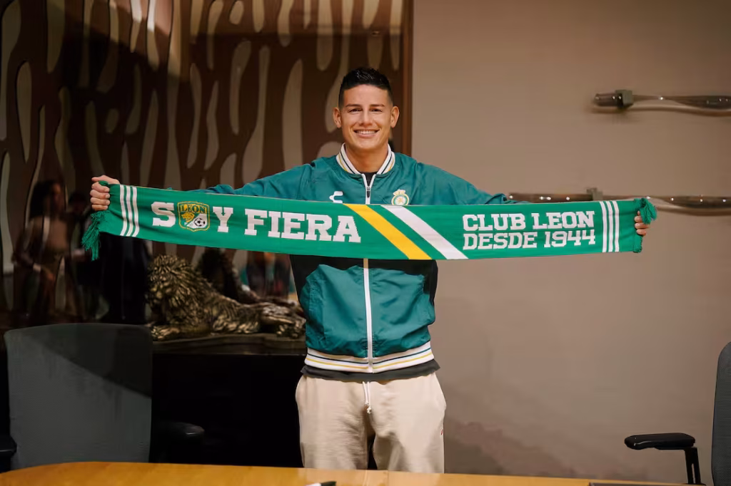 Presentación de James Rodríguez en el León, donde estuvo hasta enero del presente año. Foto: Club León.
