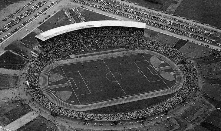Panorámica del estadio Atanasio Girardot en sus inicios. Tomado de INDER Medellín.