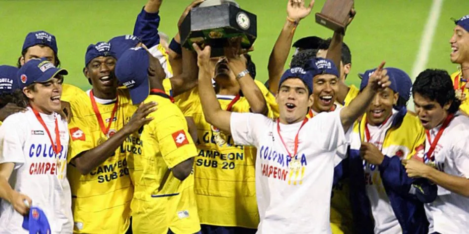 La selección Colombia Sub-20 celebrando el título del Sudamericano del 2005. Foto: AFP.